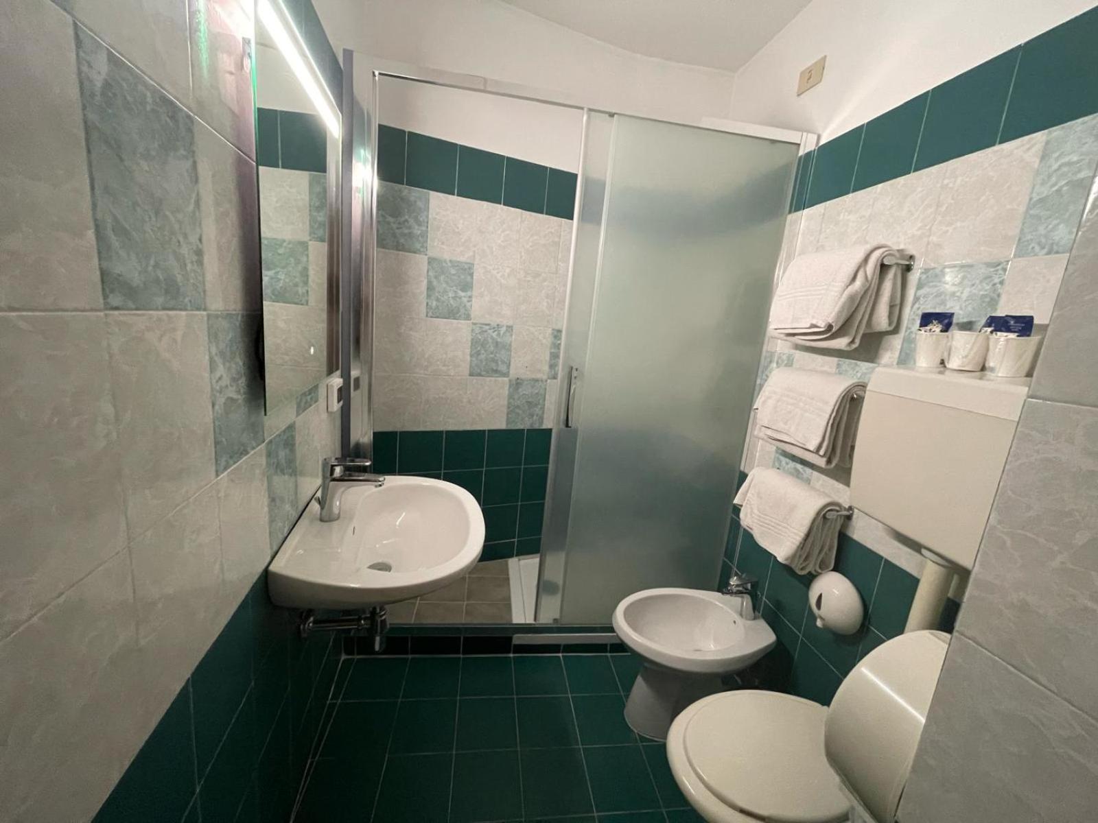 Hotel Cortese Palermo Bagian luar foto
