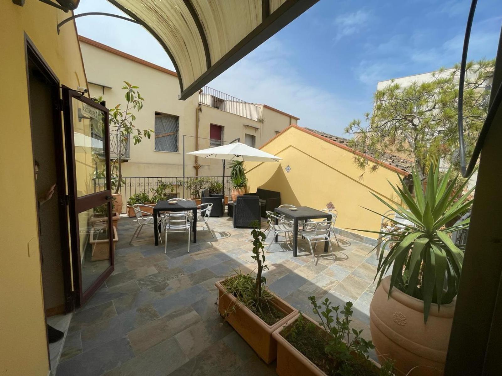Hotel Cortese Palermo Bagian luar foto