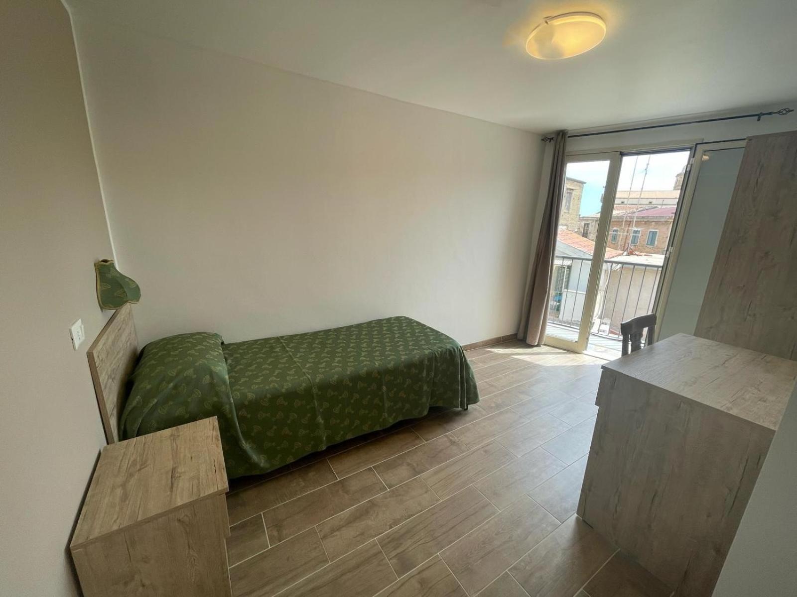 Hotel Cortese Palermo Bagian luar foto