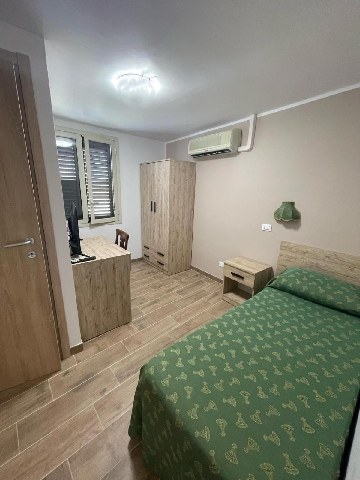 Hotel Cortese Palermo Bagian luar foto