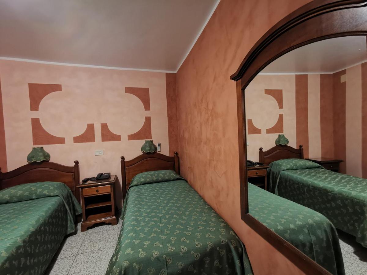 Hotel Cortese Palermo Bagian luar foto